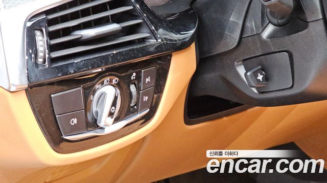 BMW 5-Series 2023 — photo 19