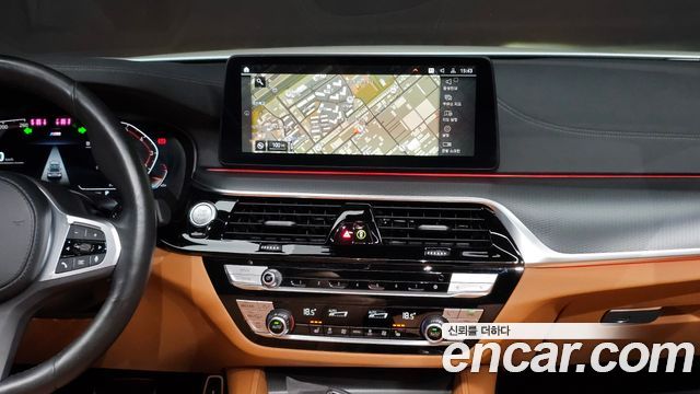 BMW 5-Series 2023 — photo 20