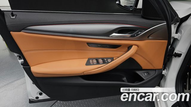 BMW 5-Series 2023 — photo 14