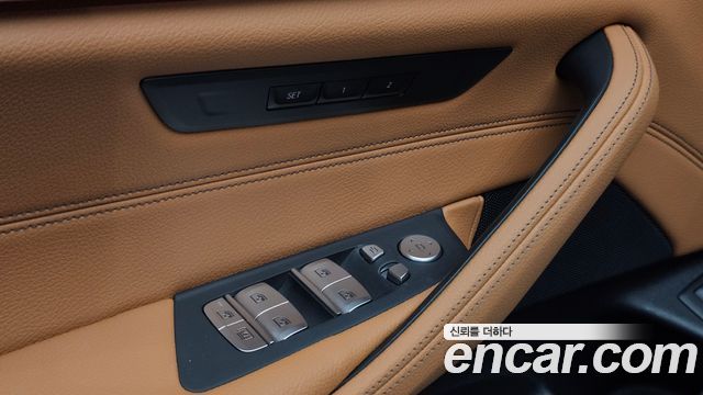 BMW 5-Series 2023 — photo 27