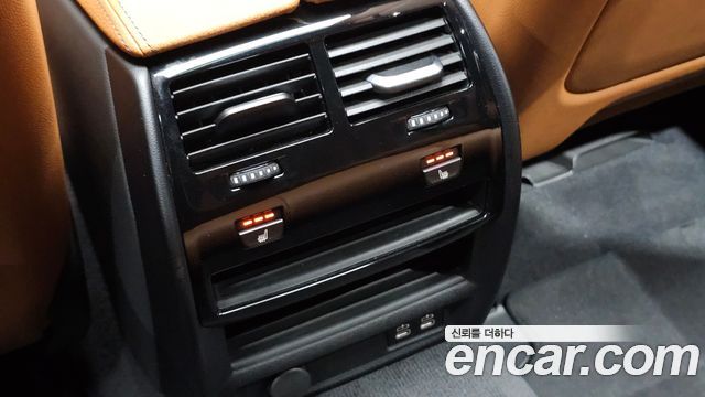 BMW 5-Series 2023 — photo 32