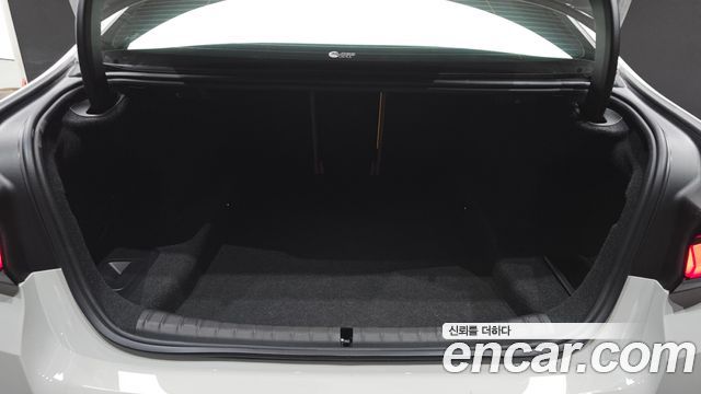 BMW 5-Series 2023 — photo 34