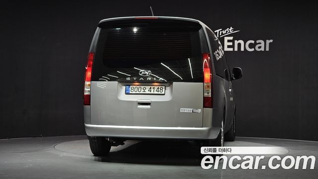 Hyundai Staria 2023 — photo 4