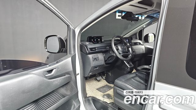 Hyundai Staria 2023 — photo 10