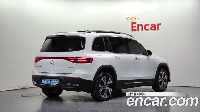 Mercedes-Benz EQB 2026 — photo 2