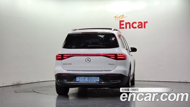 Mercedes-Benz EQB 2026 — photo 4