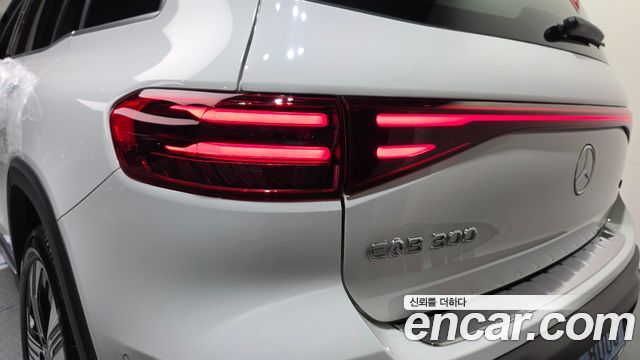 Mercedes-Benz EQB 2026 — photo 9