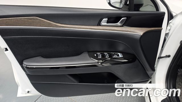Kia K5 2023 — photo 14