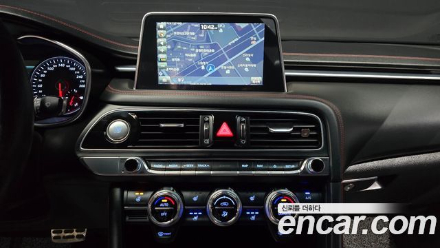 Genesis G70 2018 — photo 21