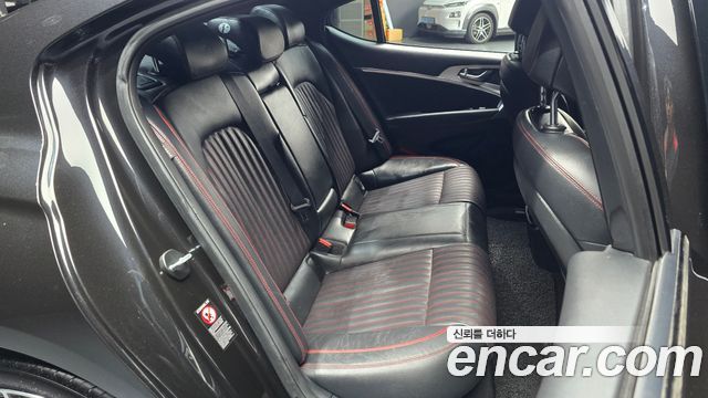 Genesis G70 2018 — photo 16