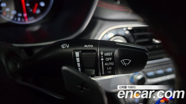 Genesis G70 2018 — photo 27