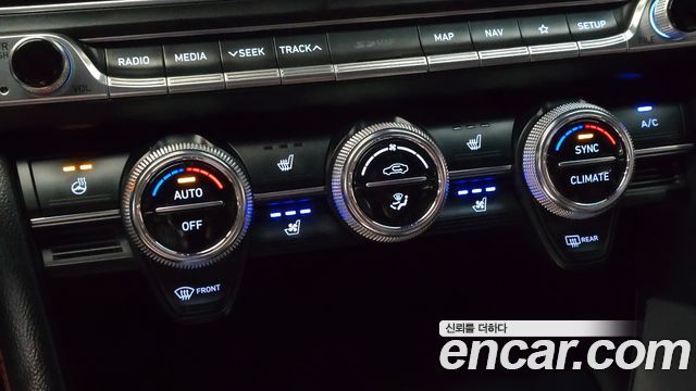Genesis G70 2018 — photo 30