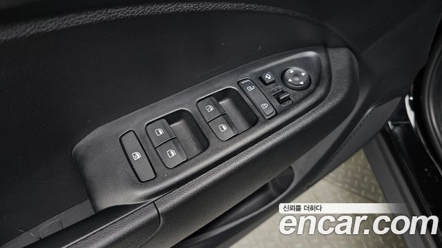 Hyundai Venue 2022 — photo 27