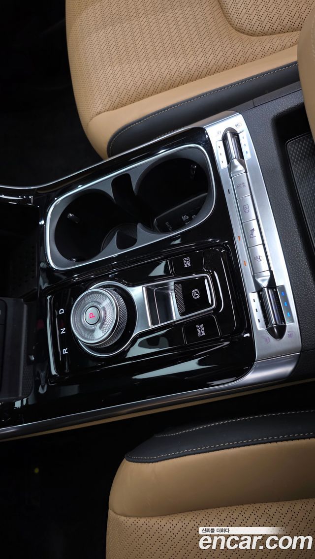 Kia Canival 2023 — photo 9