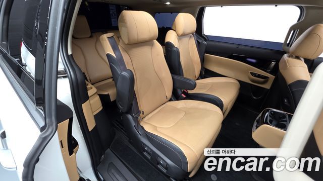 Kia Canival 2023 — photo 11