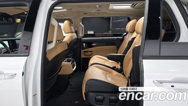 Kia Canival 2023 — photo 12