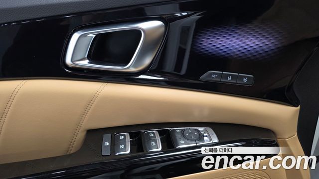 Kia Canival 2023 — photo 16