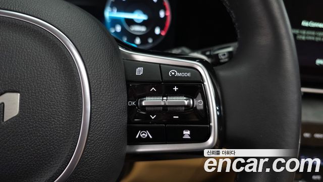 Kia Canival 2023 — photo 17