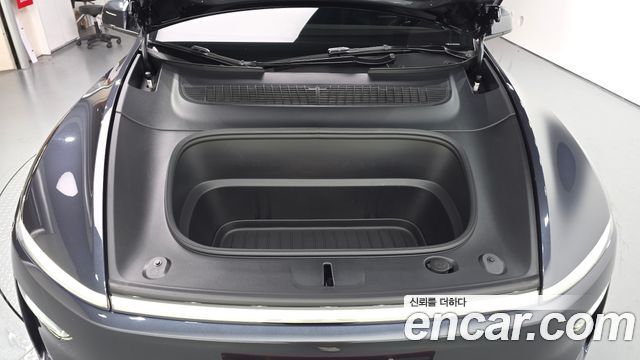 Tesla Model Y 2025 — photo 6