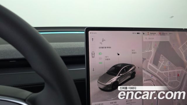 Tesla Model Y 2025 — photo 9