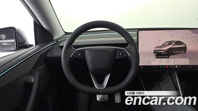 Tesla Model Y 2025 — photo 12