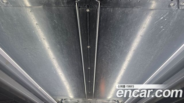 Tesla Model Y 2025 — photo 17