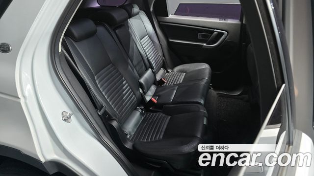 Land Rover Discovery Sport 2016 — photo 11