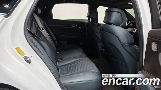 Genesis G80 2022 — photo 17