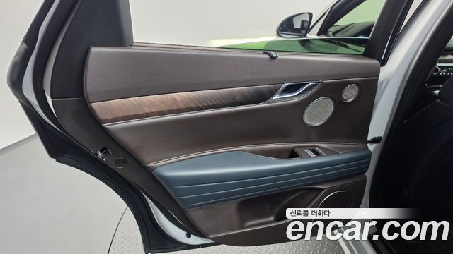 Genesis G80 2022 — photo 15