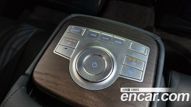 Genesis G80 2022 — photo 34