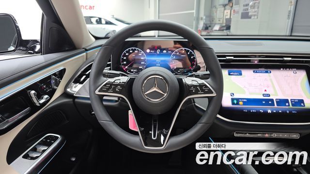 Mercedes-Benz E-Class 2025 — photo 13