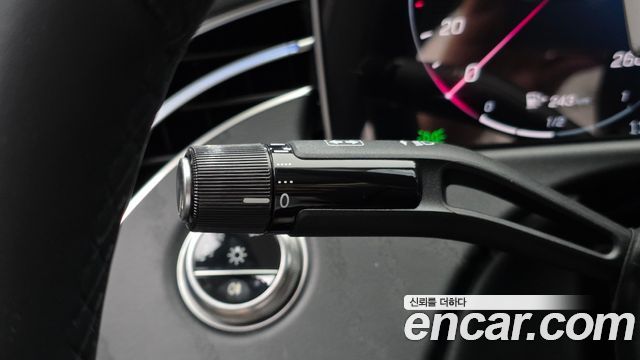 Mercedes-Benz E-Class 2025 — photo 15