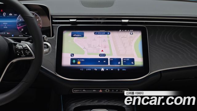 Mercedes-Benz E-Class 2025 — photo 18