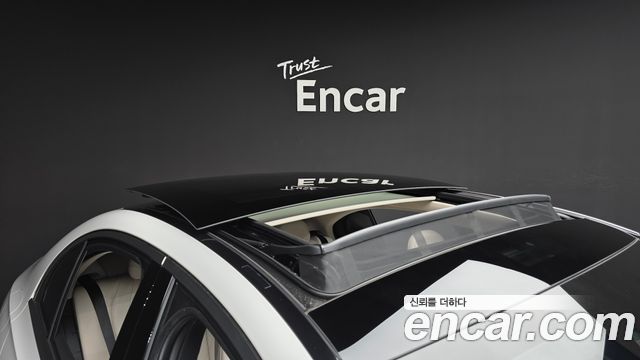 Mercedes-Benz E-Class 2025 — photo 20