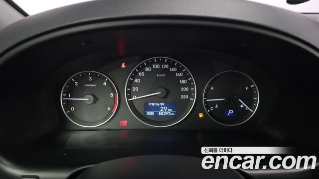 Hyundai Starex 2018 — photo 11