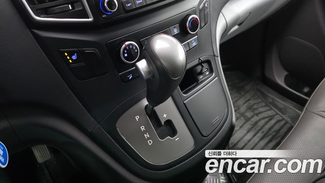 Hyundai Starex 2018 — photo 12