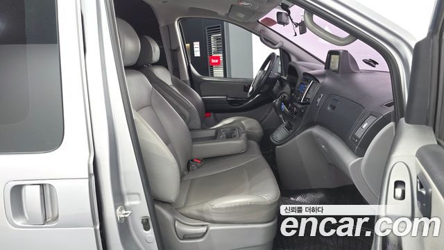 Hyundai Starex 2018 — photo 17