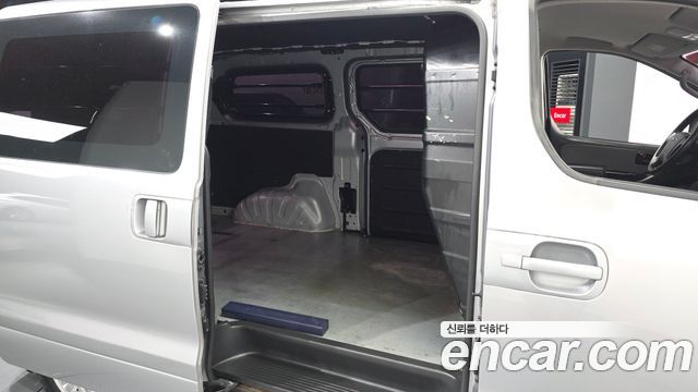 Hyundai Starex 2018 — photo 18