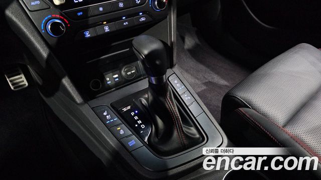Hyundai AVANTE 2017 — photo 9