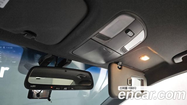 Hyundai AVANTE 2017 — photo 19