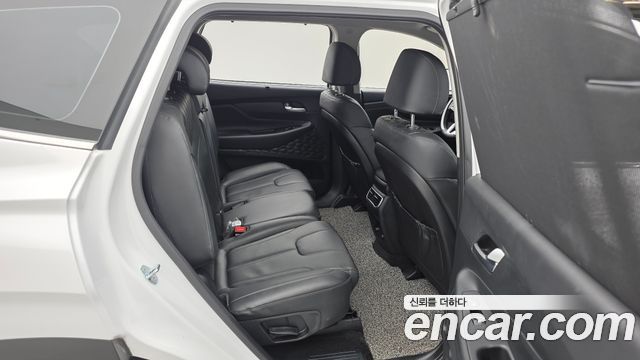 Hyundai Santafe 2023 — photo 12