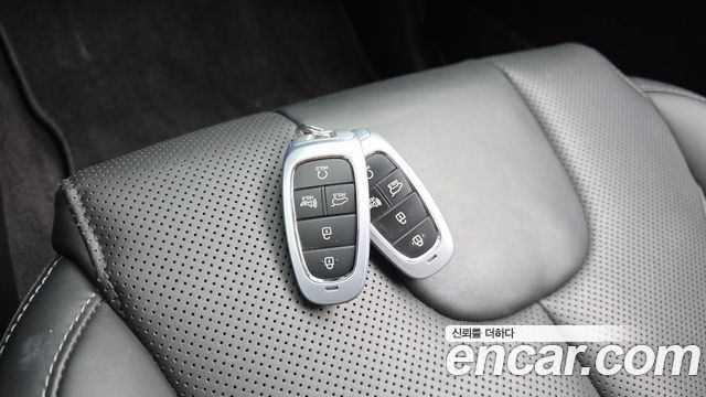 Hyundai Santafe 2023 — photo 17