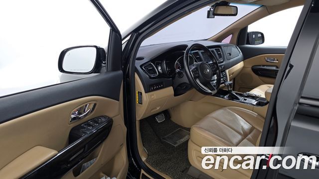 Kia Canival 2019 — photo 13