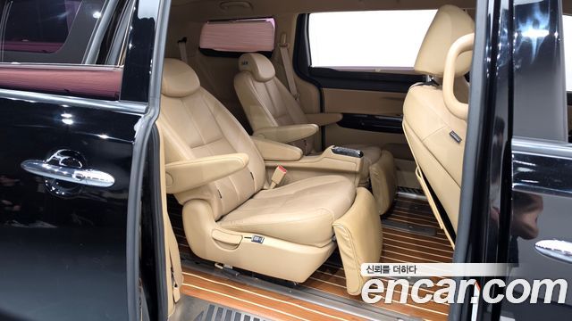 Kia Canival 2019 — photo 17
