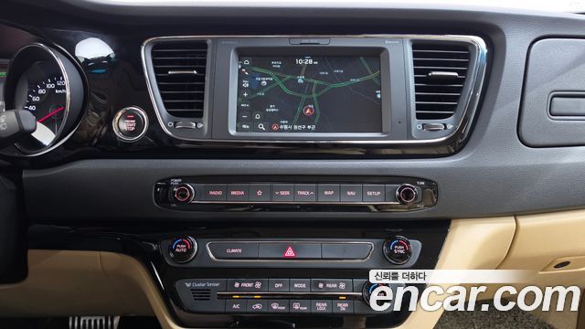 Kia Canival 2019 — photo 18