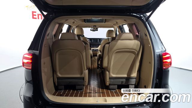 Kia Canival 2019 — photo 22
