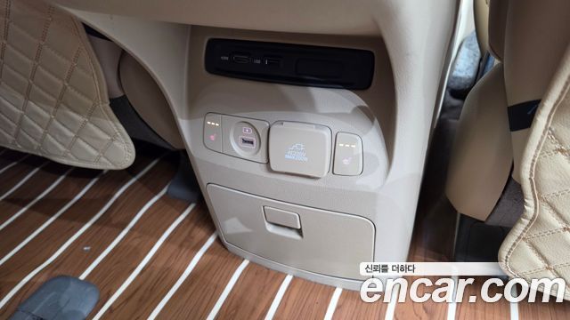 Kia Canival 2019 — photo 24