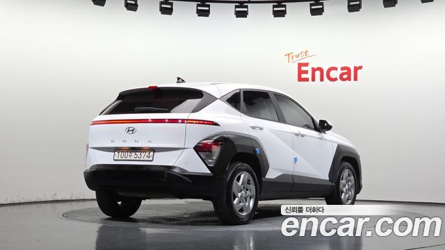 Hyundai Kona 2023 — photo 2