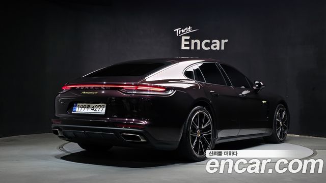Porsche Panamera 2021 — photo 2