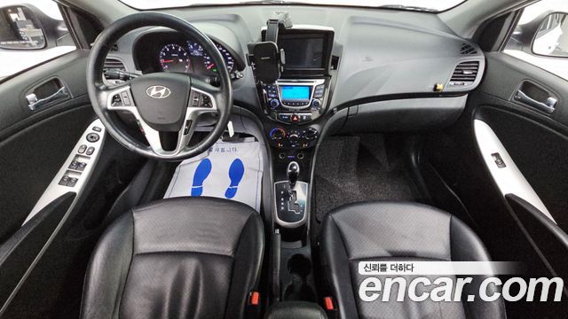 Hyundai Accent 2014 — photo 10